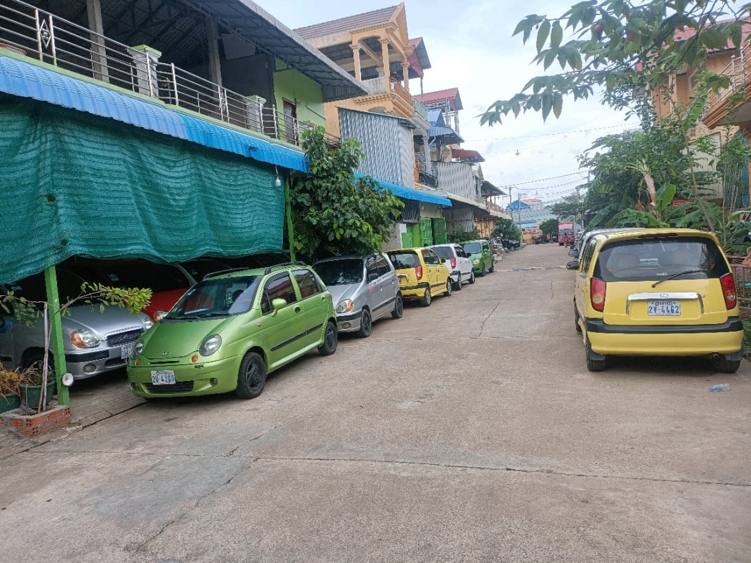 លក់ Visto ស្អាតៗ ហេង គីម ទិញ លក់រថយន្ត Visto គ្រប់សេរី