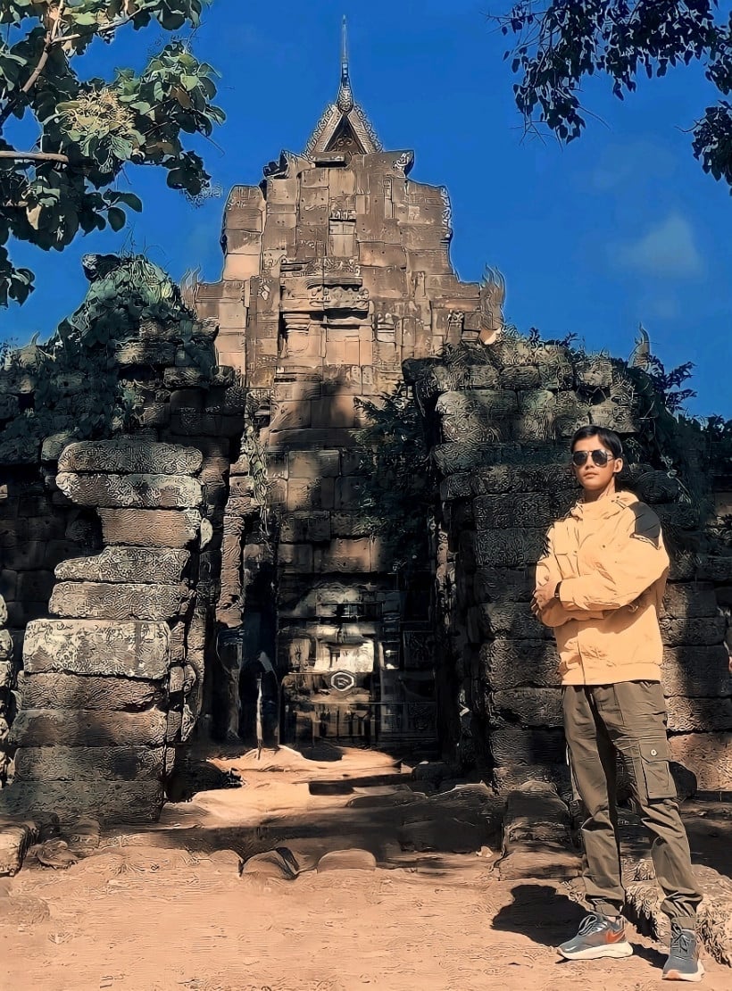 រាជ្យ Narong