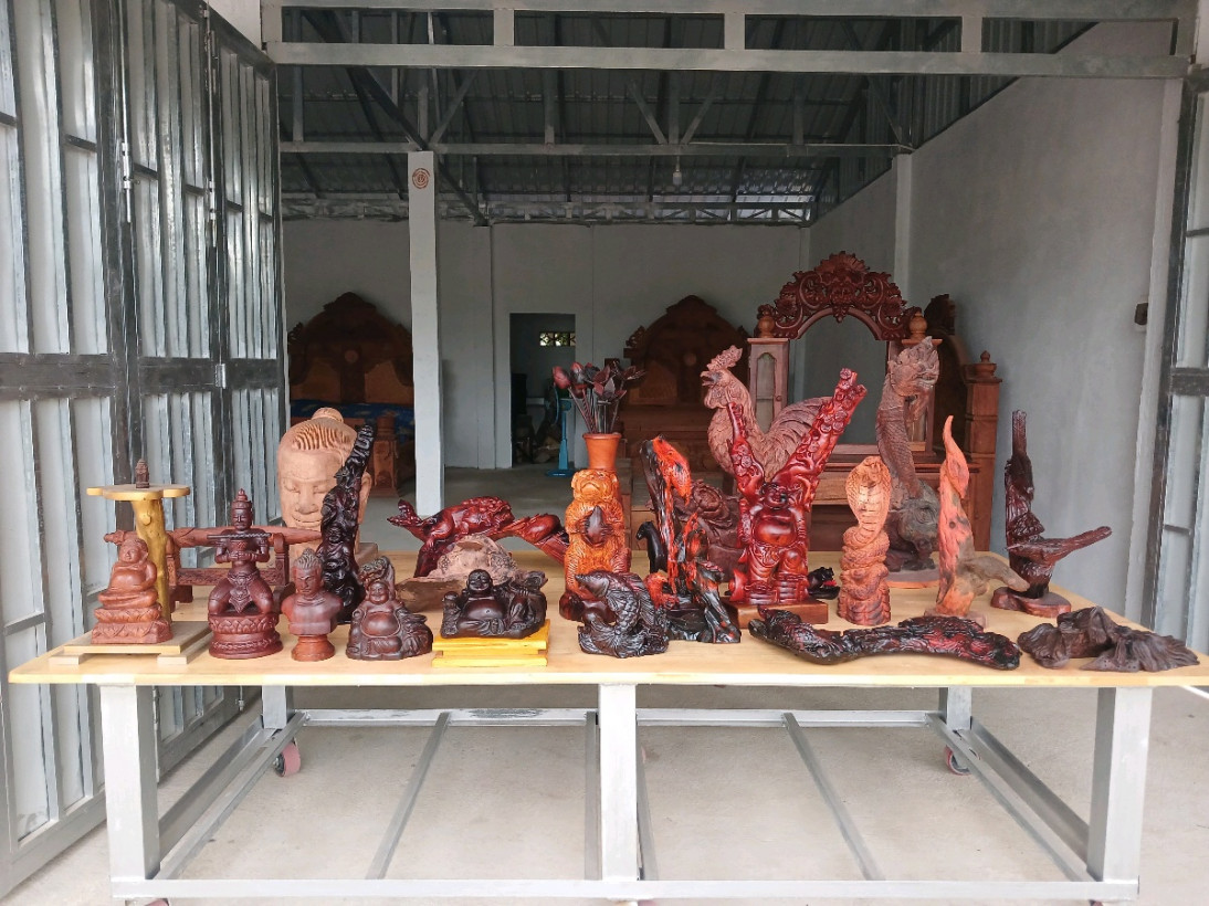 មរតកចម្លាក់ ឈើធម្មជាតិ