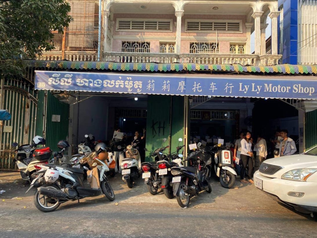 ម៉ាលី លក់ម៉ូតូមួយទឹក