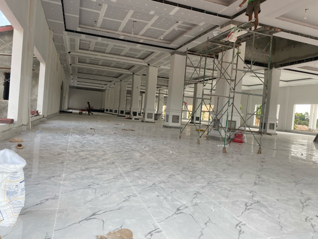 រ៉ាវុធ​ ម៉ៅការ​សំណង់​និង​ជួសជុល​ផ្ទះ(​ កំពង់សោម​)