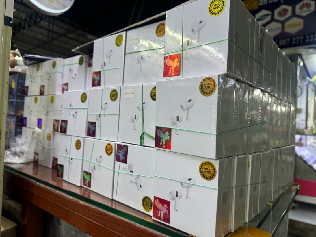 លក់ គ្រឿងបន្លាស់ទូរស័ព្ទ