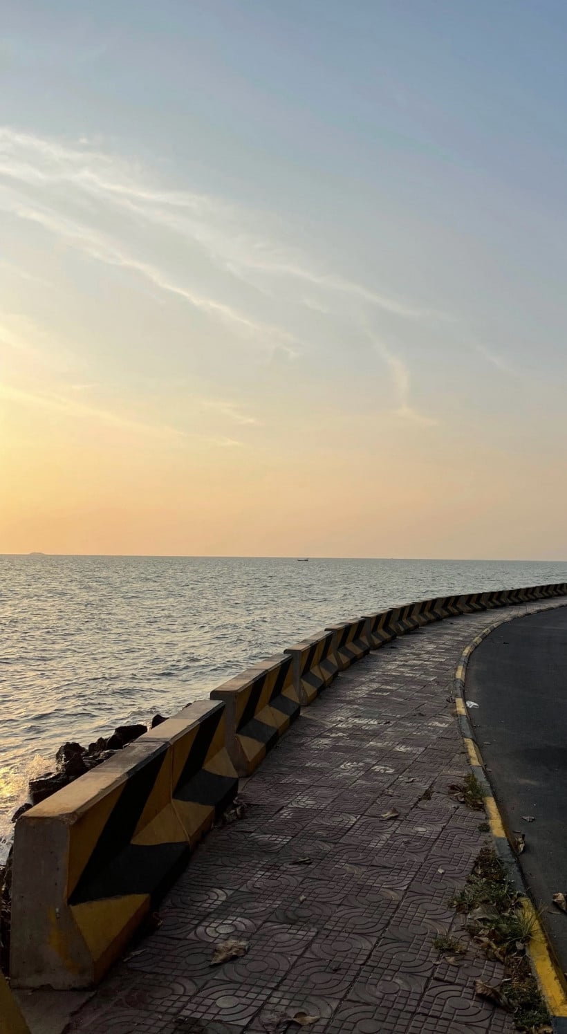 ស្រី រត្ន៍