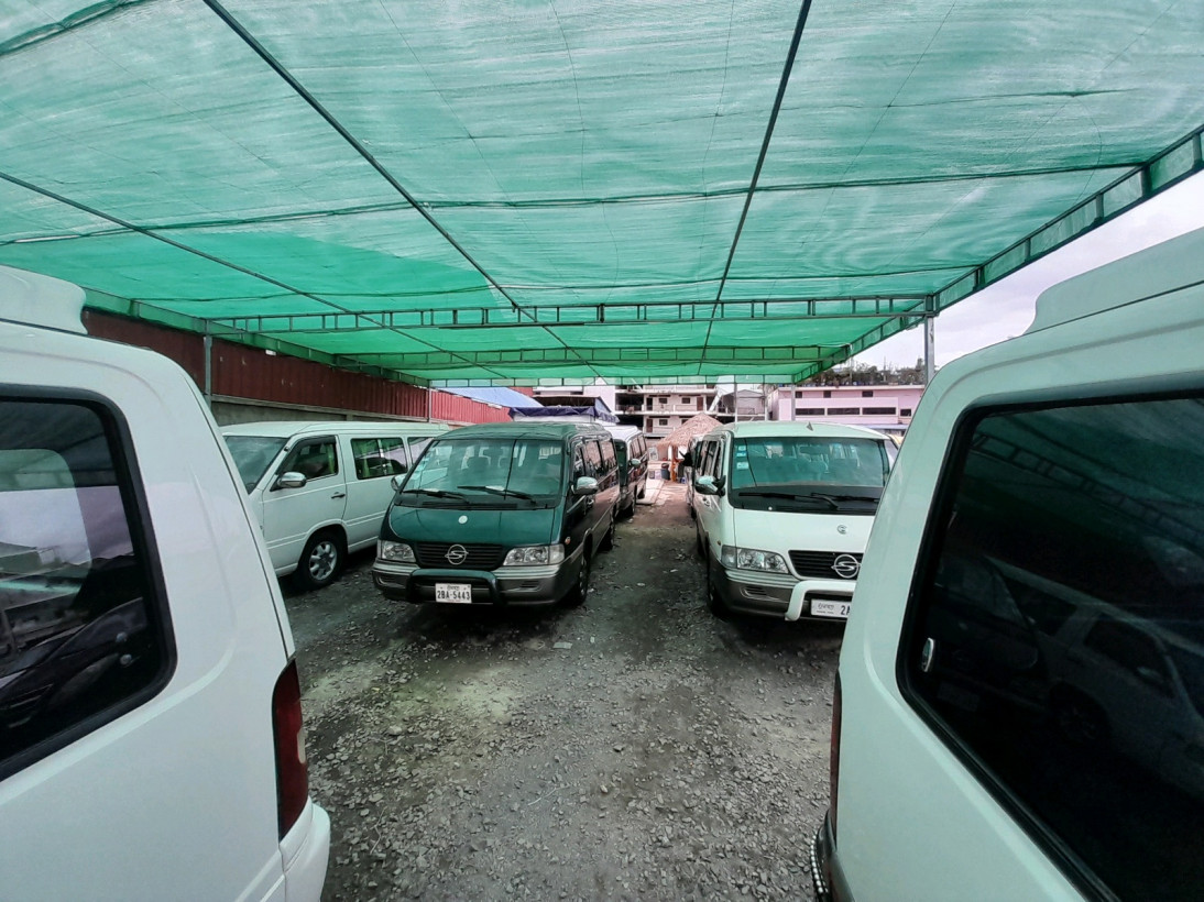 ឃ្លាំង រថយន្ត2004