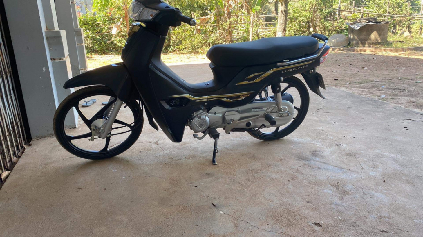 ជូ សុខេមនីវិសាល