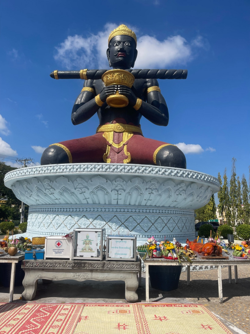 ហុក តារា