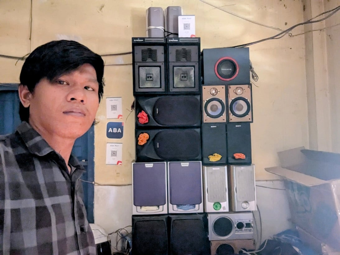 ថេនលក់ លក់អាប់ភ្លីបាស់មួយទឹកជប៉ុន