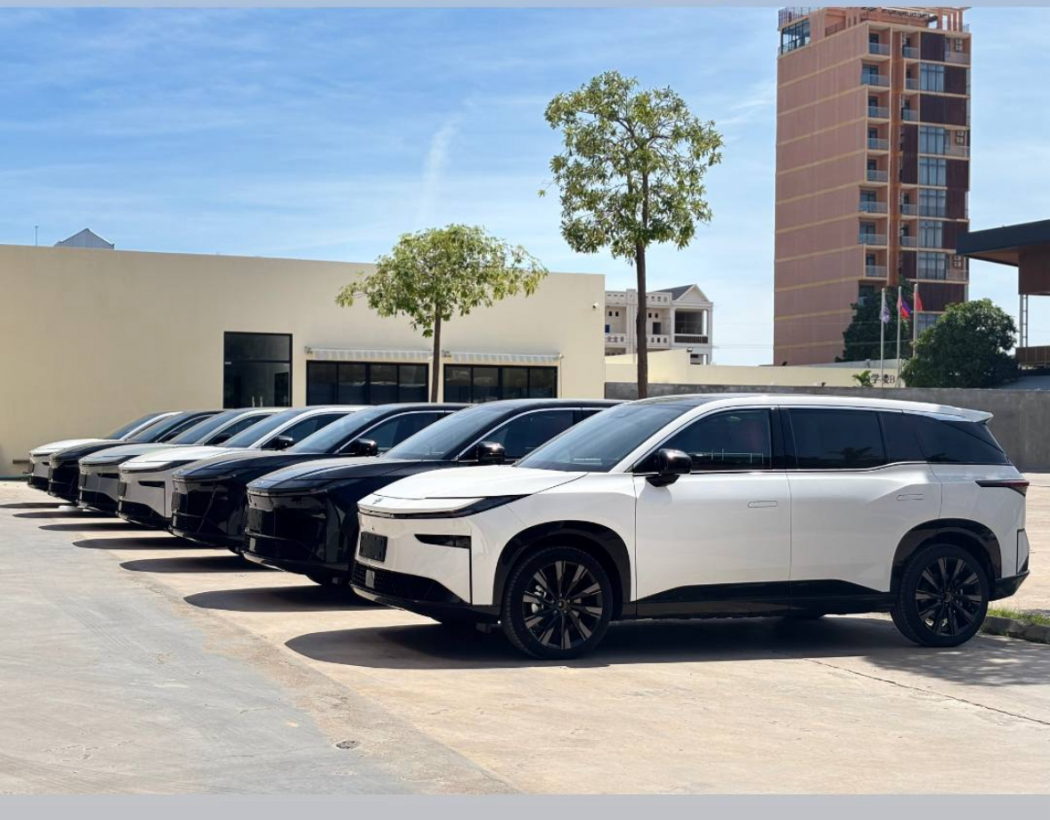 មាស ចន្ទ័មុន្នីរត្ន័