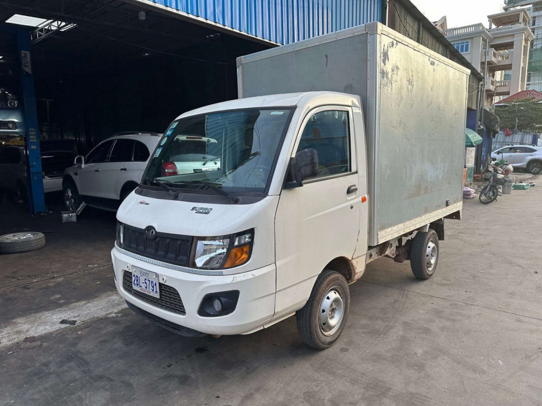 គ្រឿងចក្រ និង ឡានមួយទឹក