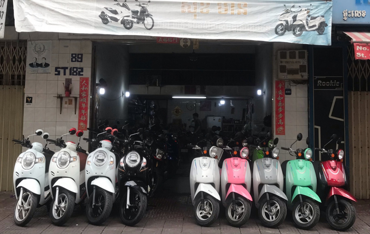 សុខ មាន​ លក់ម៉ូតូគ្រប់​ប្រភេទ​