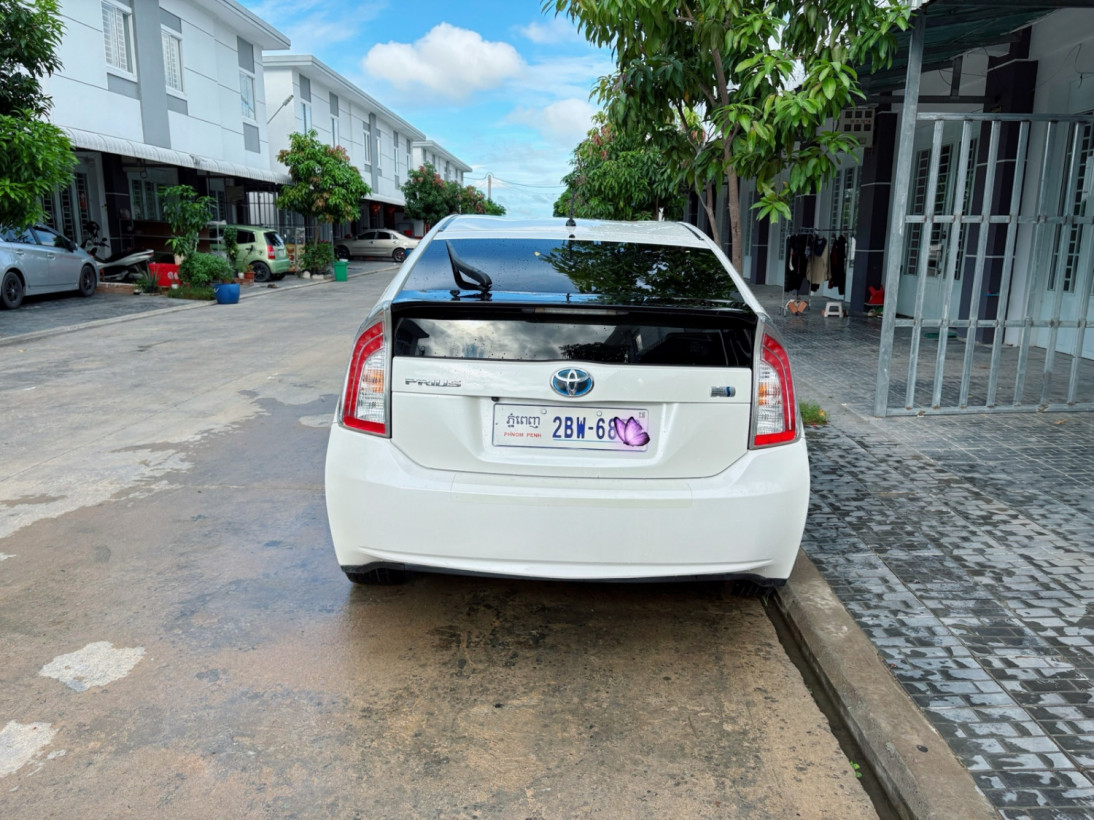 អាង យ៊ុននីន