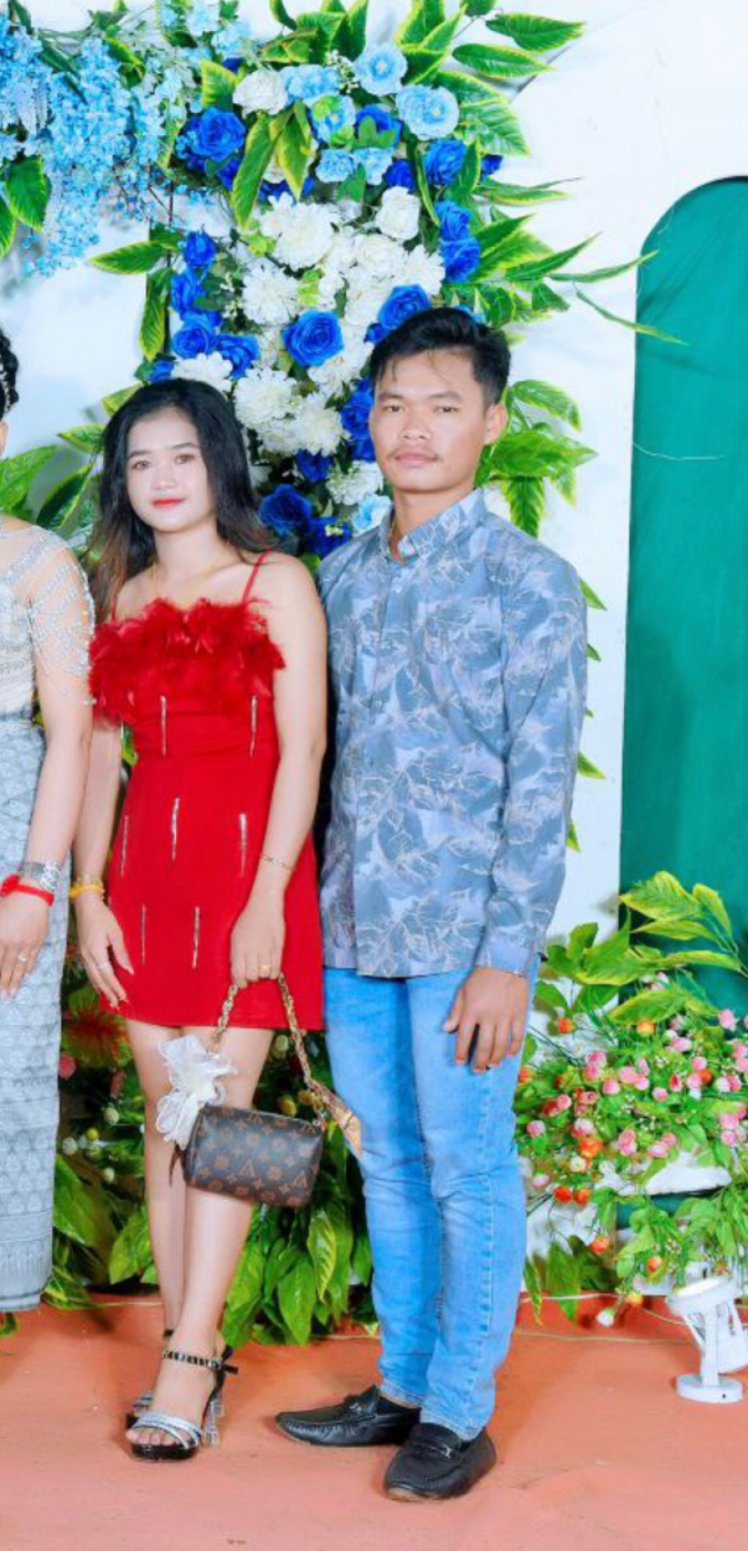 រតនាលក់កំទេចថ្ម រតនាលក់កំទេចថ្ម