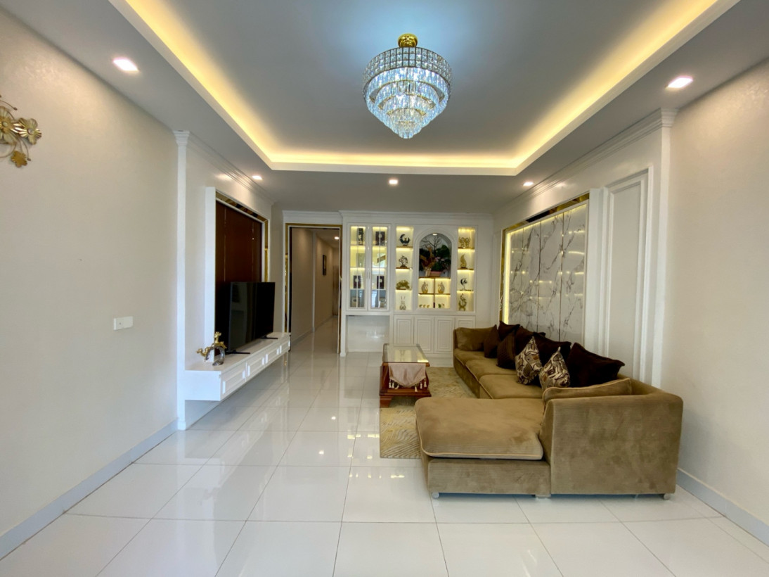 A Ron Pich ទិញលក់​ ចលនទ្រព្យ​ & អចលនទ្រព្យ​ គ្រប់​ប្រភេទ​