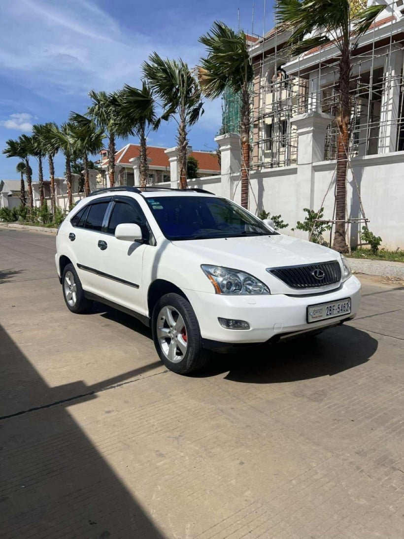 សំបូរ​ Rx330