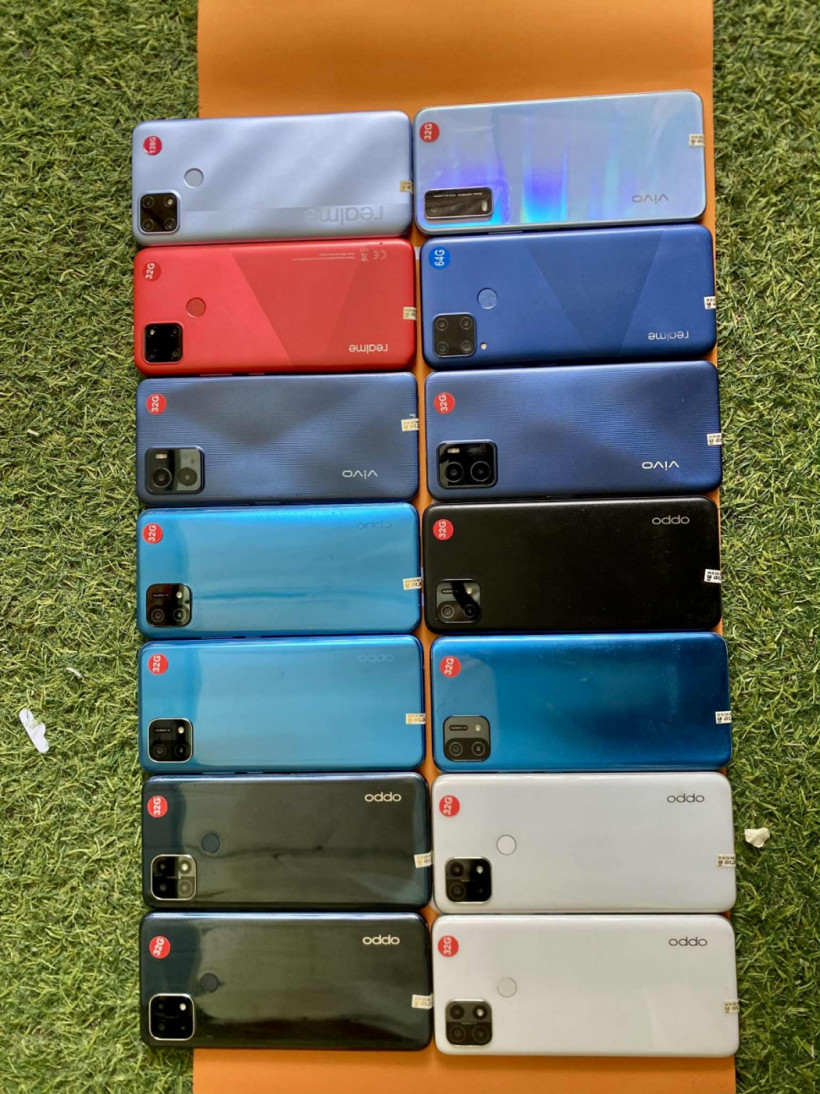 ពិសុទ្ធ លក់ទូរស័ព្ទដៃទំនើប