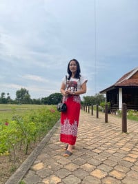 រស្មី វុធ