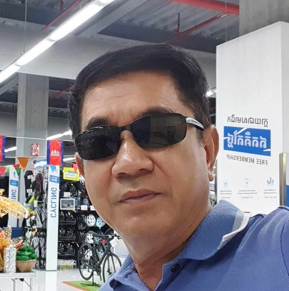 ប្រុស ប្រុសចាស់សង្ហា