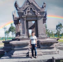 សង់ការ៉េ