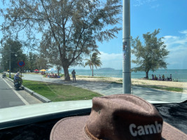 សារឿន ឈឿន