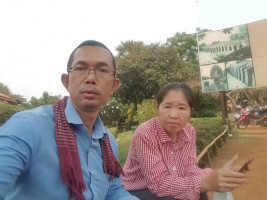 គ្រូបង្រៀនអង់គ្លេស ចិន ស្ម័គ្រចិត្ត