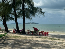 ហេងសាង លក់រថយន្ត