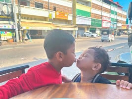 ប៑ីប៑ី អូន