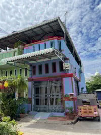 ប៉ា ហេង ទ្រី