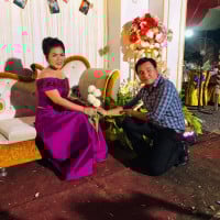 ជាងហុង ជួសជុលទូរសព្ទ័ដៃ