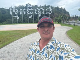 បូរ៉ា ទិញលក់រថយន្ត