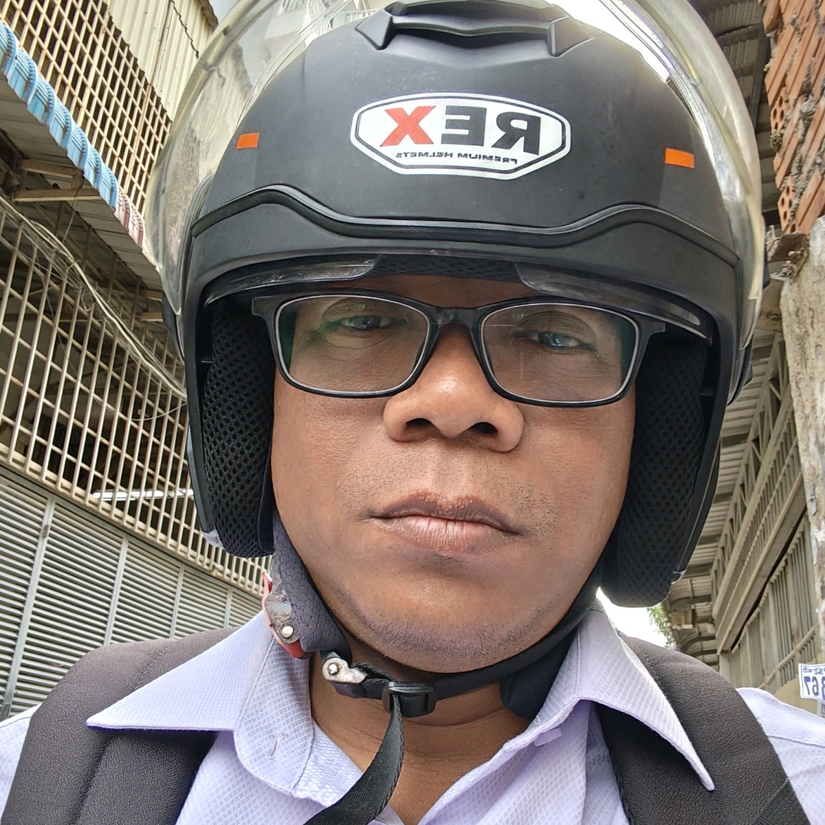វីរះ គង់
