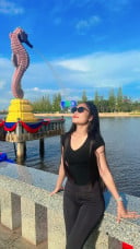 ស្រី នាង