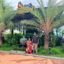 គ្រូ លី