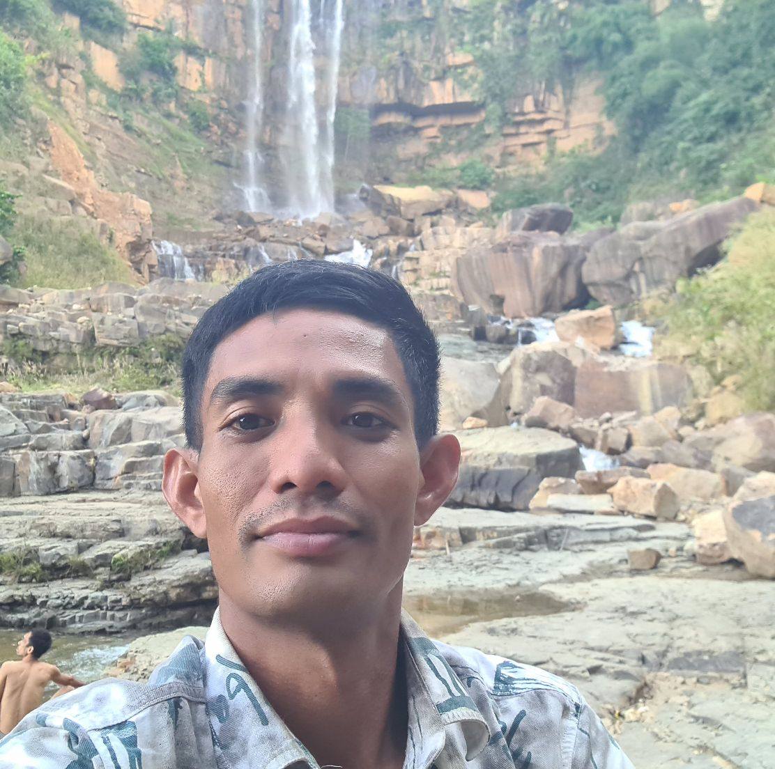 លក់សំបកកង់ឡាន បោះដុំគ្រប់ប្រភេទ