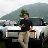 លាង សូរិយា