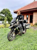 បុប្ផា លក់ម៉ូតូជប៉ុន