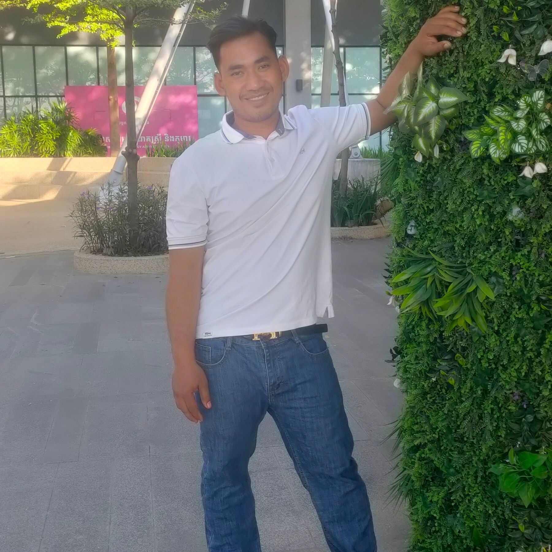 យ៉េន នី