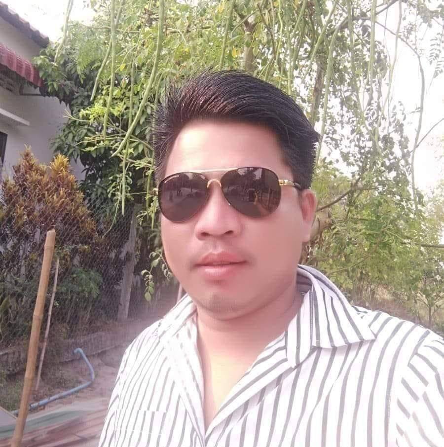 ភារិន ទិញលក់ឡាន