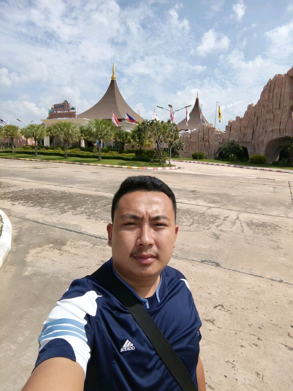 ហ៊ា ទី