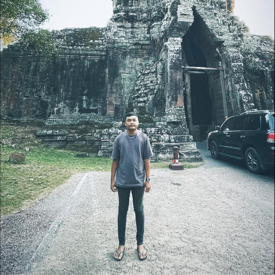 ទីន សុថាត់