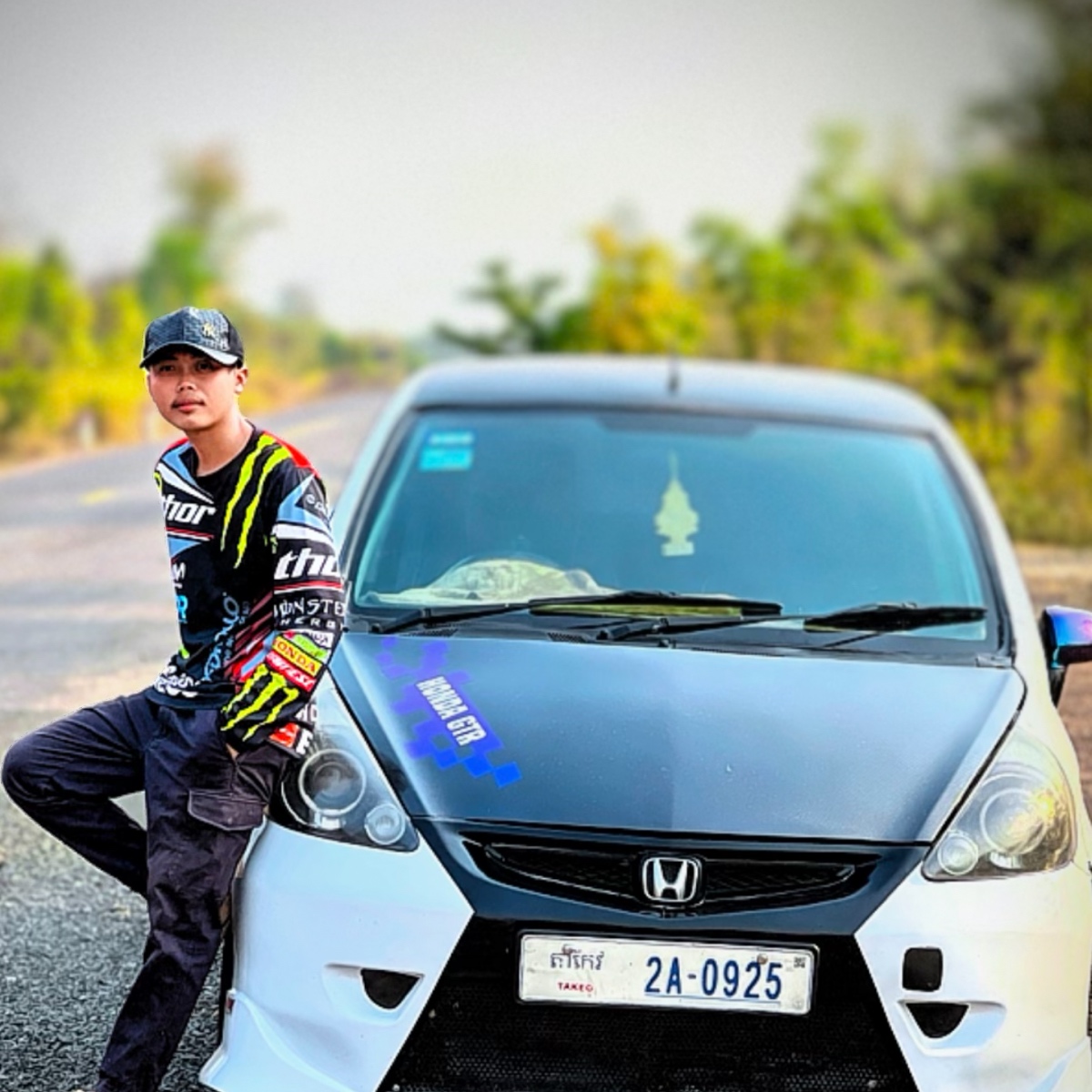 ស្តេច៚ លេងម៉ូតូ៚