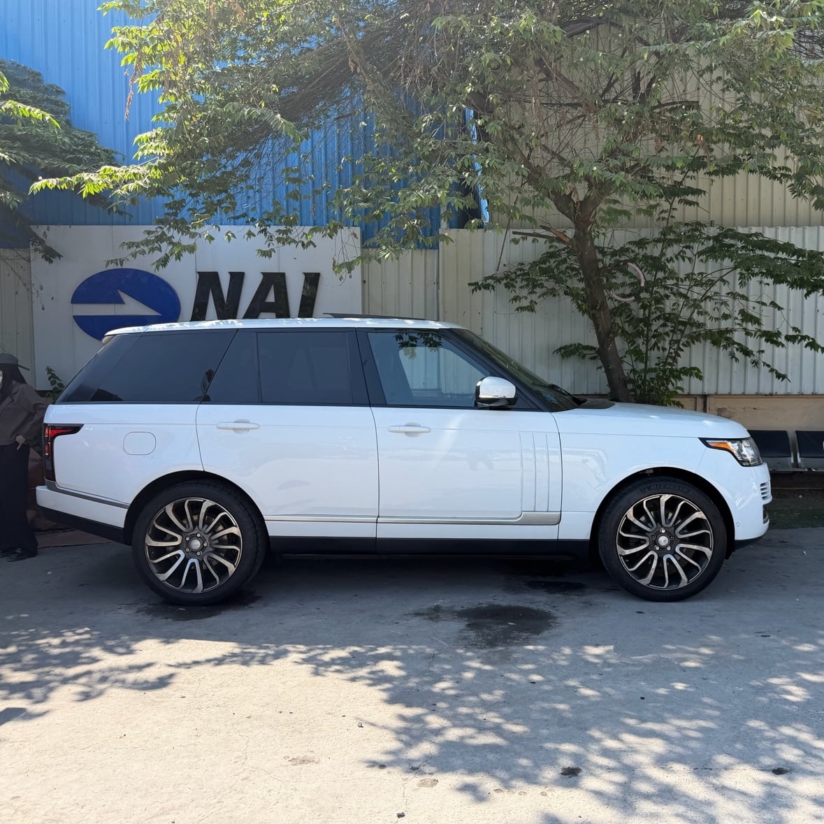 Ravyta Auto car