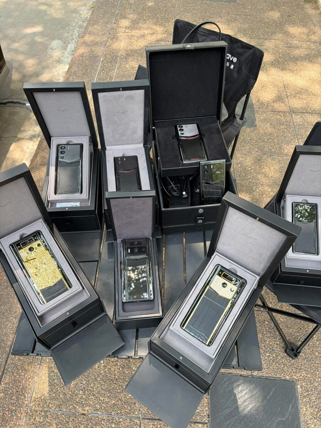 Vertu Man