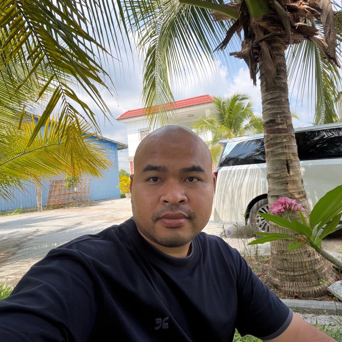 rayuth Vong