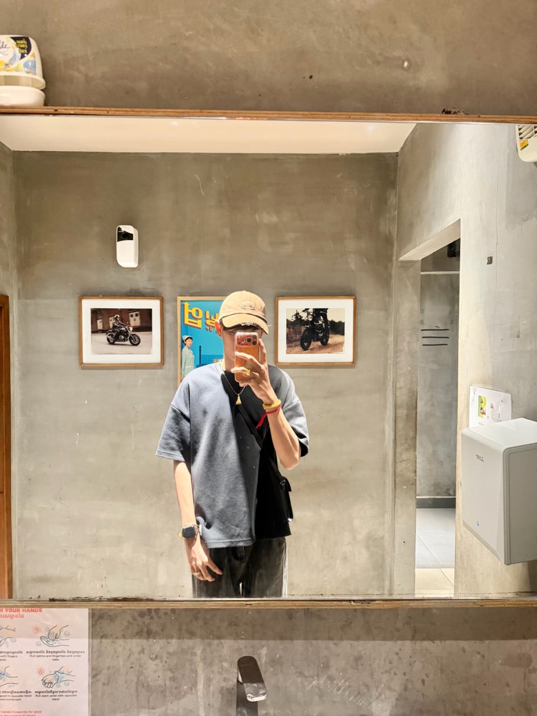 Nha Benz phone shop