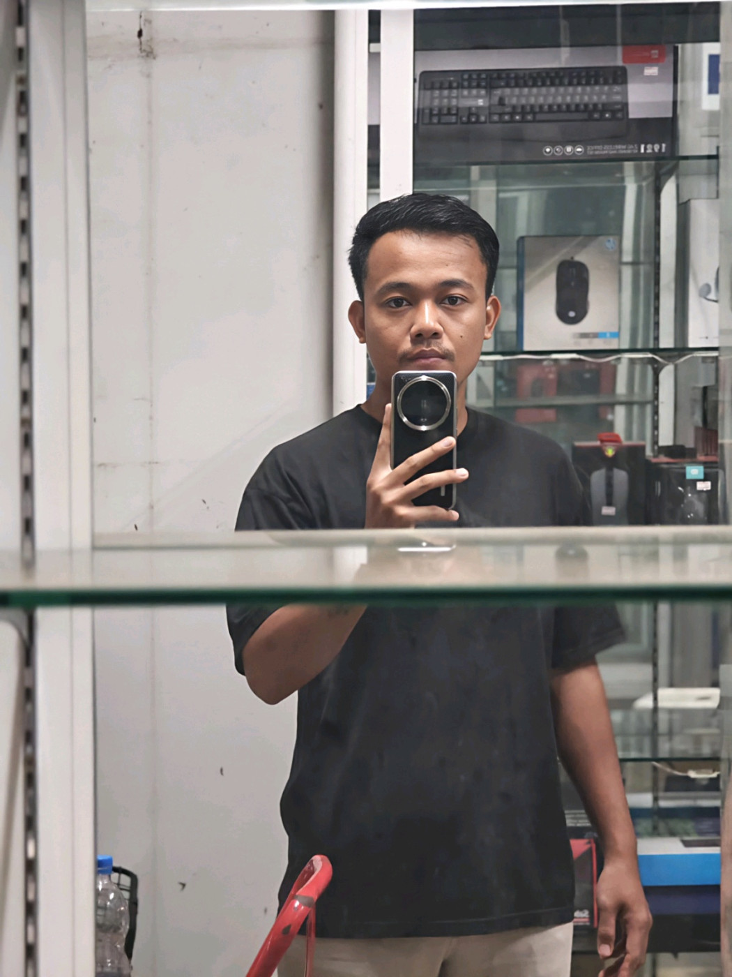 រស់ ប៊ុនធឿន