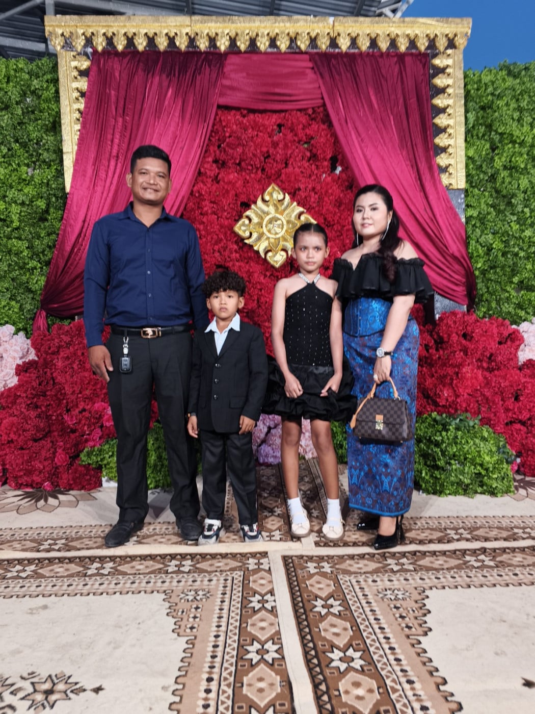 បងប្អូនល្អគ្មានពី ឥតល្ហែ