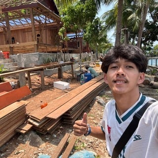 ប៉ន លីហួរ