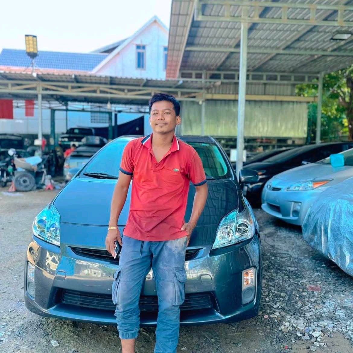 ប្រុស ម៉ៅ