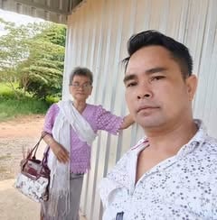 ជាងតាវេ លក់ទូរស័ព្ទ