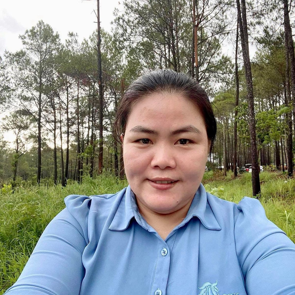 គាងហុង មានលក់ទូរសព្ទ័ ដៃ
